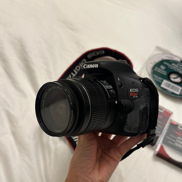 Canon EOS rebel T3i camera - Picture 3 of 9